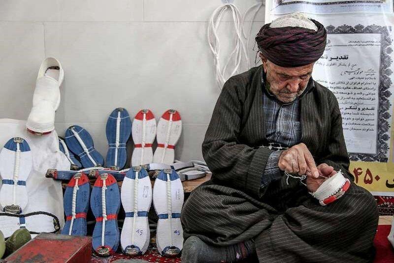 خبرنگاران 1.2 میلیارد ریال تسهیلات به هنرمندان صنایع دستی خبرنگاران 1.2 میلیارد ریال تسهیلات به هنرمندان صنایع دستی مهاباد پرداخت شد