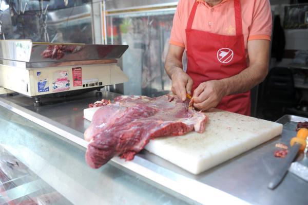 جدیدترین تغییرات قیمت گوشت گوساله و گوسفندی در بازار ، یک کیلو دنبه گوسفندی 135 هزار تومان!